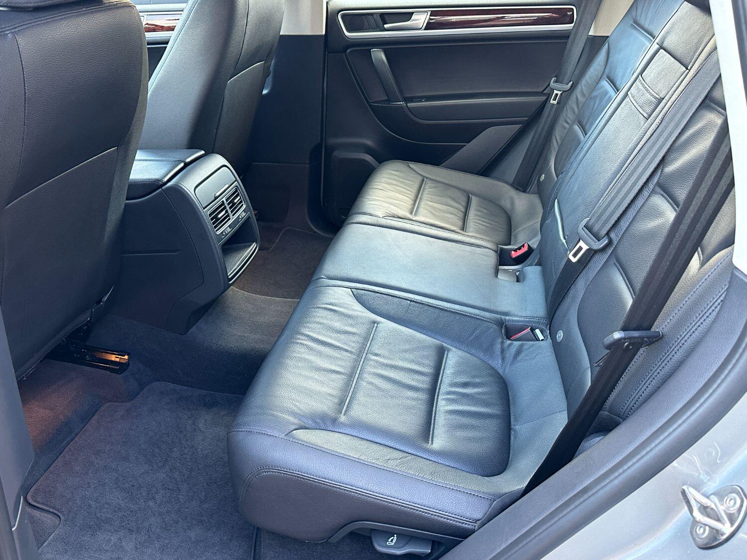 Used VOLKSWAGEN TOUAREG in Goole, East Yorkshire Mats Garage