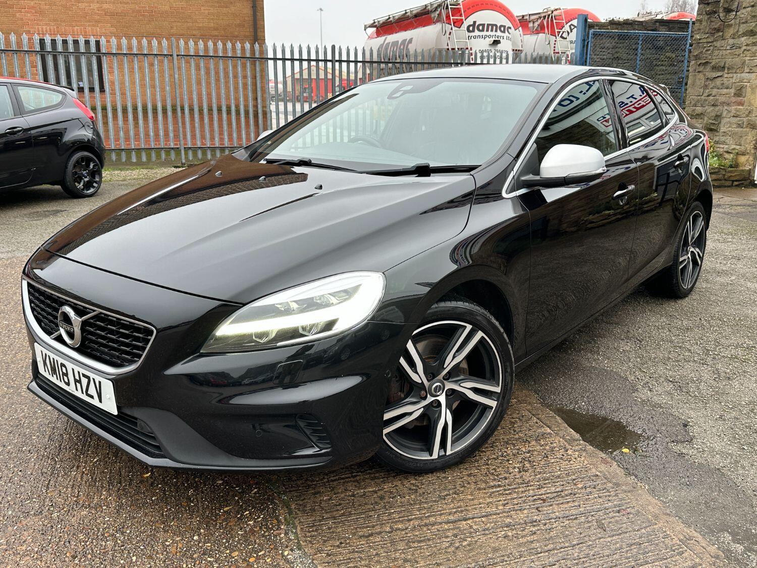 Used VOLVO V40 2018 Black in Goole, East Yorkshire Mats Garage