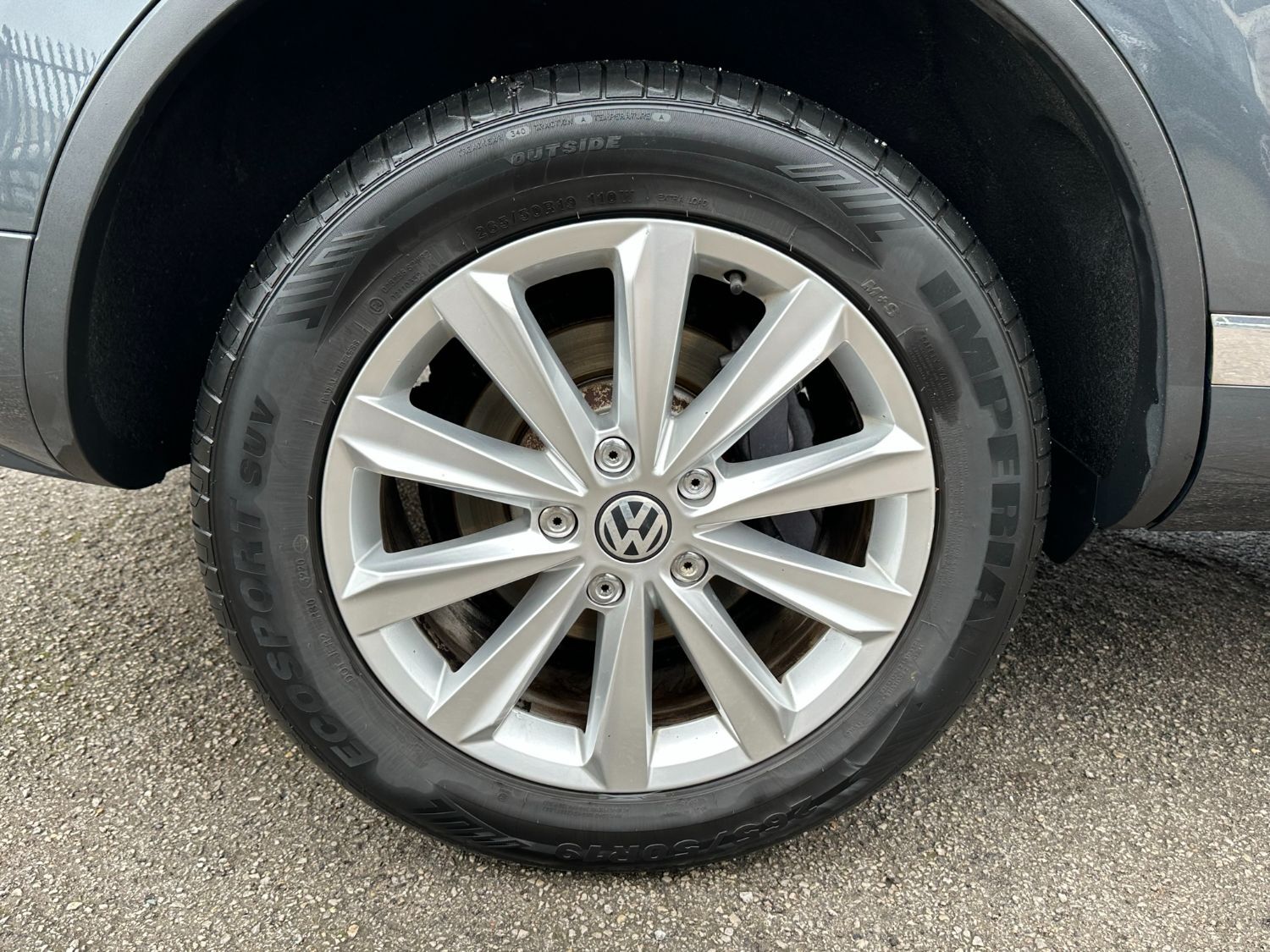 Used VOLKSWAGEN TOUAREG 2012 Grey in Goole, East Yorkshire Mats Garage